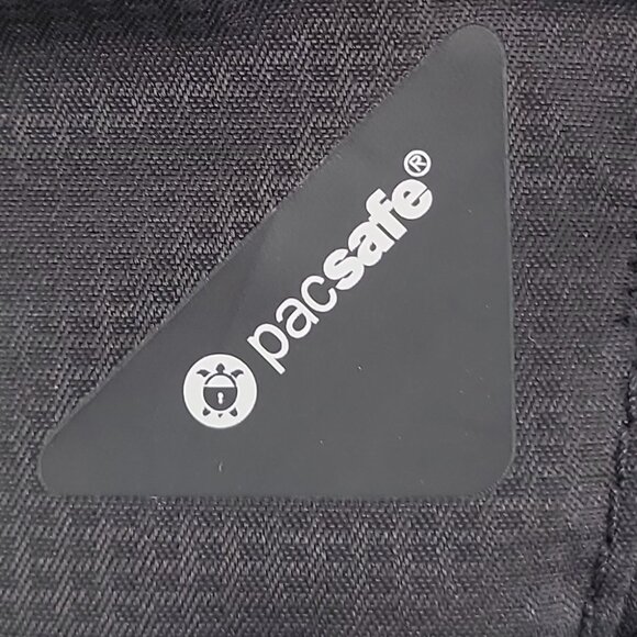 PacSafe RFID-Safe Travel Belt Bag / Hidden Security Waist Pouch — Lightweight & - Picture 8 of 11